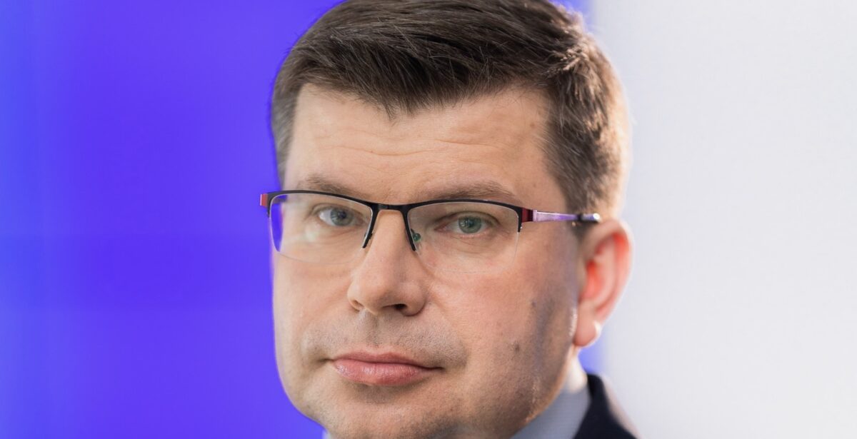 Przestępcy walczą o nasze dane. O cyberbezpieczeństwie i pracy zdalnej [Wywiad]