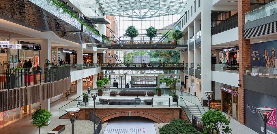 Przejście do e-commerce to stały trend. Klienci znikają z centrów handlowych