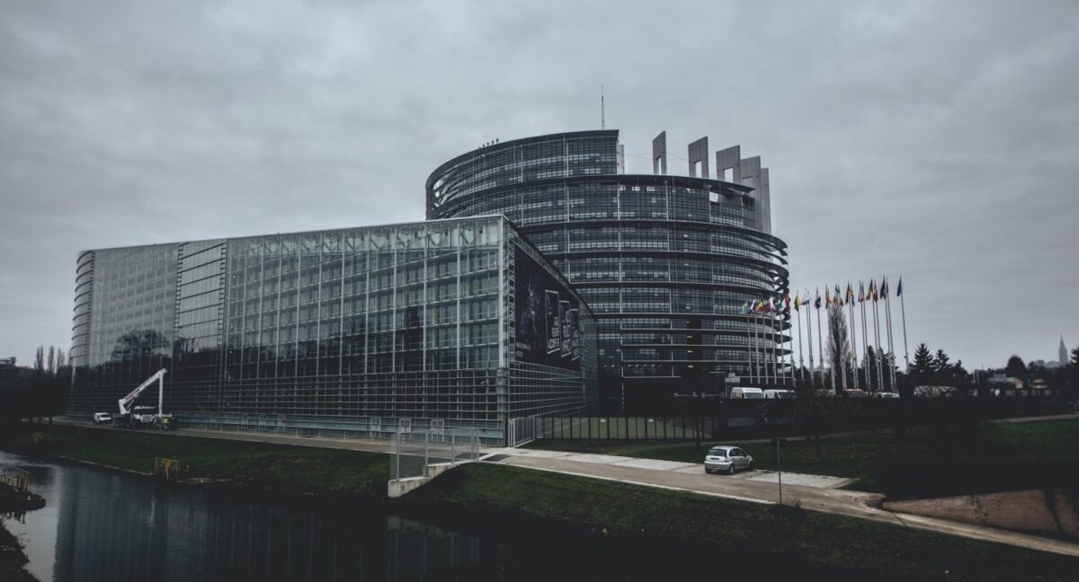 Nowa dyrektywa UE w sprawie sprzedaży usług finansowych na odległość