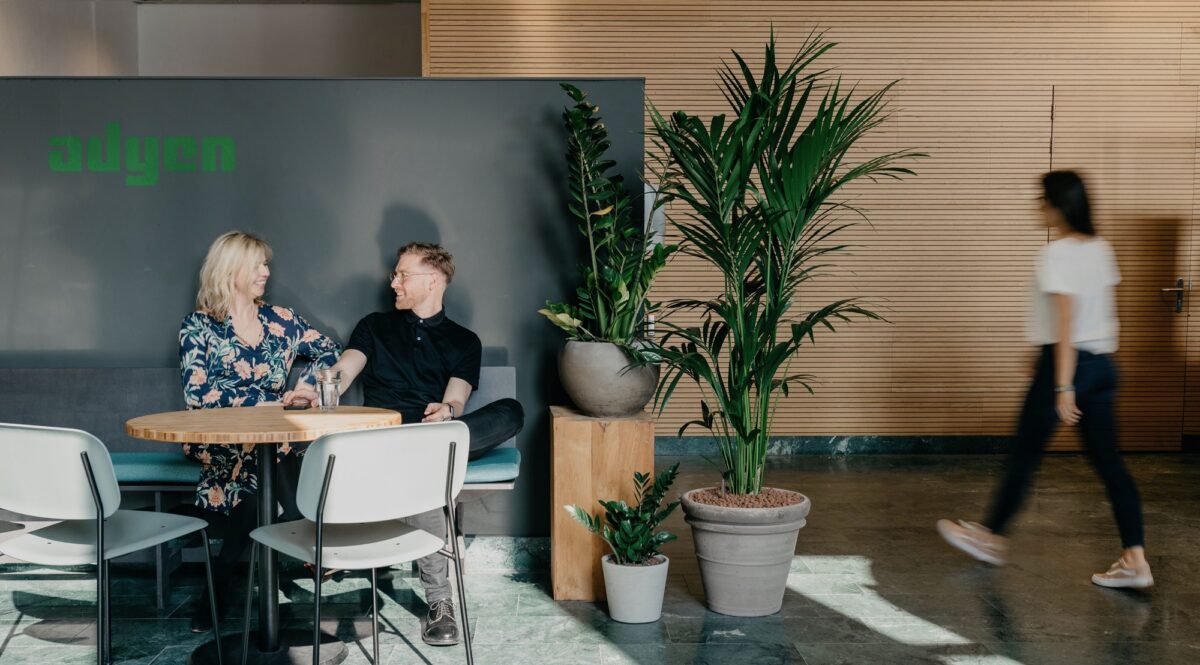 Fintech Adyen rozszerza obecność w Europie otwierając nowe biuro w Pradze