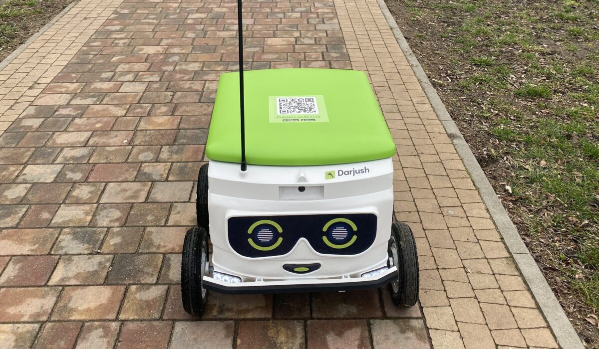 Żabka Jush testuje autonomiczne dostawy za pomocą robota