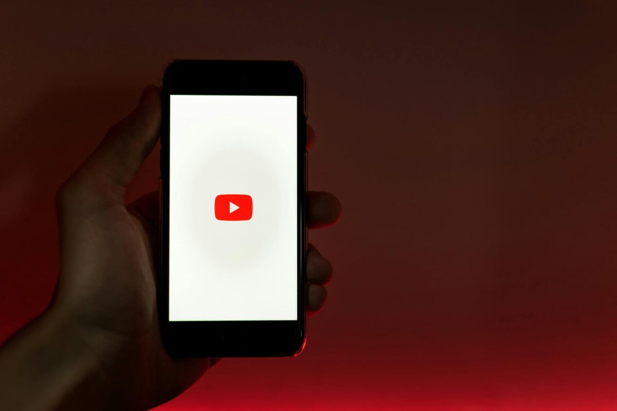 YouTube rozwija funkcje w stylu AI Overviews. Karuzela wyników i nie tylko