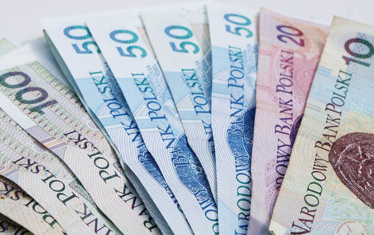 Jedynie 30% Polaków popiera wprowadzenie limitu płatności gotówkowych przez UE