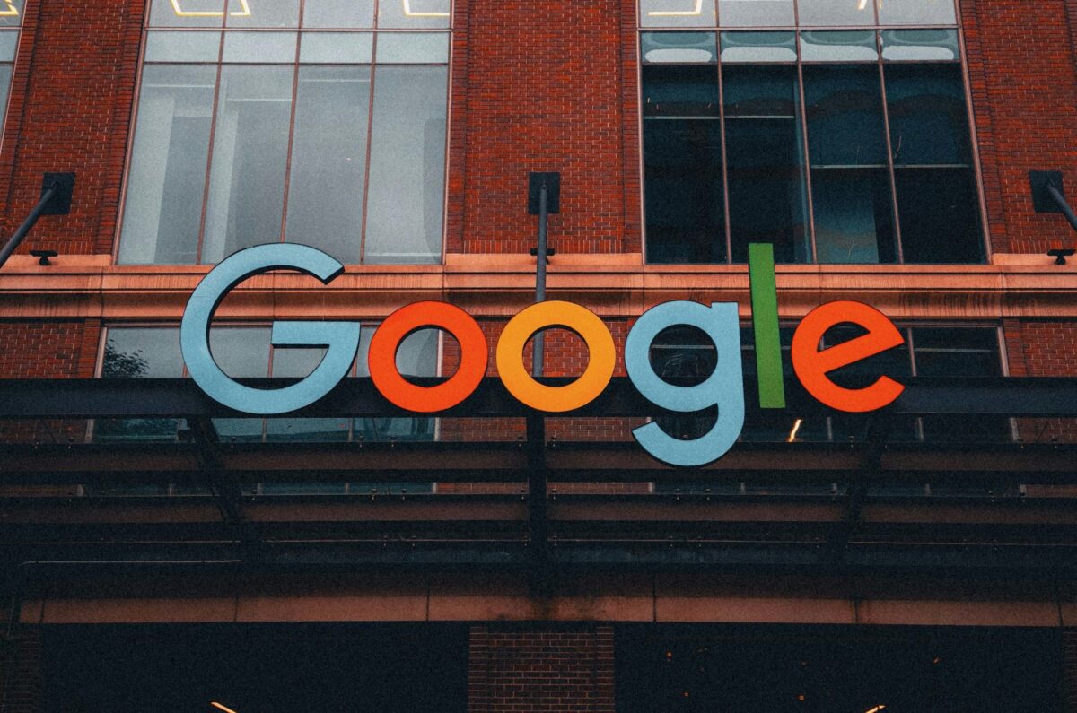 Google rozwija AI w wyszukiwarce. Rusza pilotaż funkcji Audio Overviews