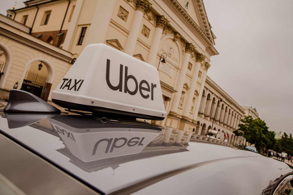 Weryfikacja kierowców w CEPiK i nagrania głosowe. Uber wprowadza nowe zabezpieczenia