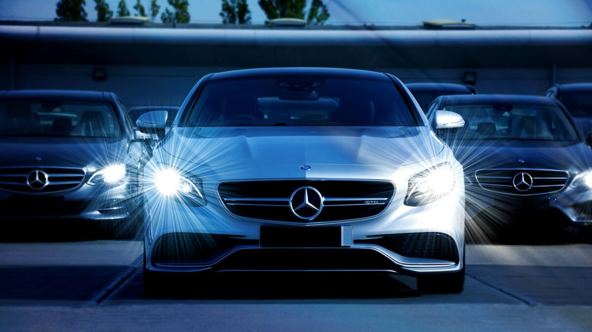 Zakup e-winiet bezpośrednio z samochodu. Partnerstwo Autopay i Mercedesa