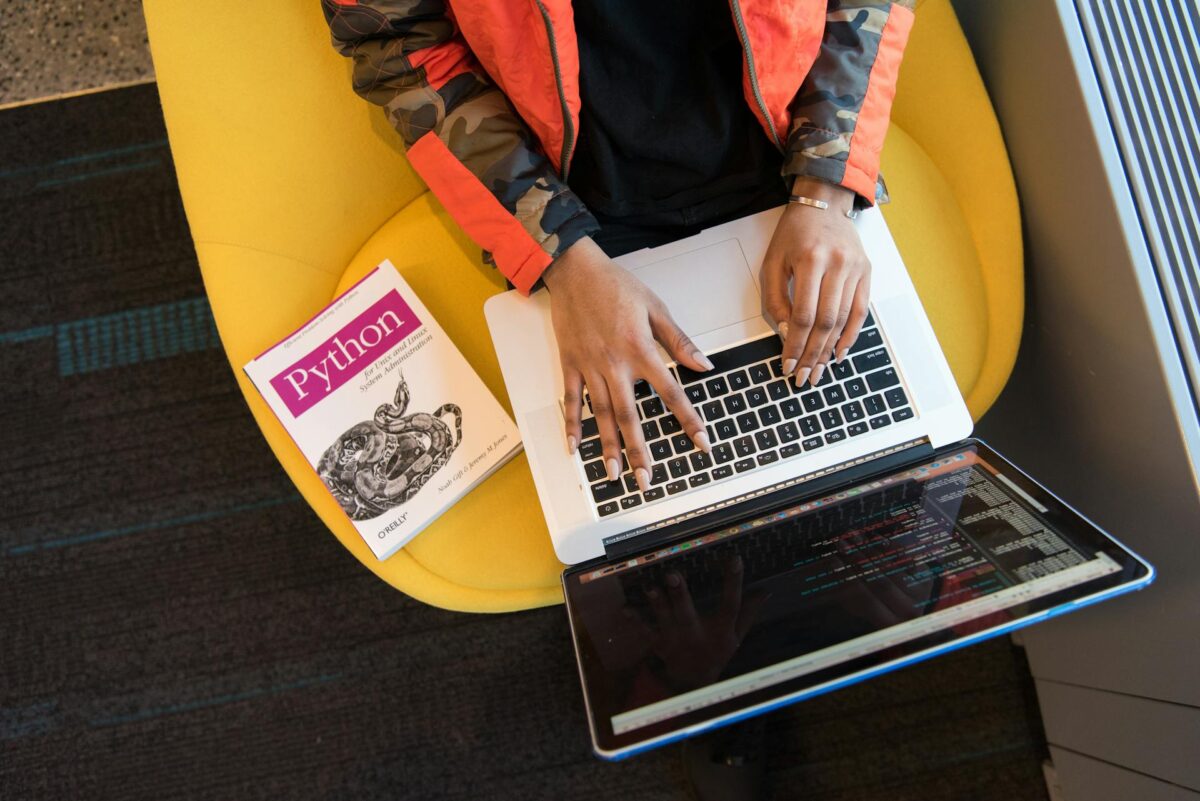 Jak się pracuje w OpenAI? Były inżynier ujawnia kulisy
