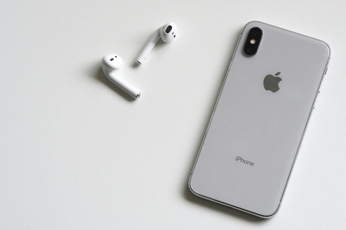 Nowe iPhone’y mogą zaskoczyć ceną. Dolar najtańszy od lat