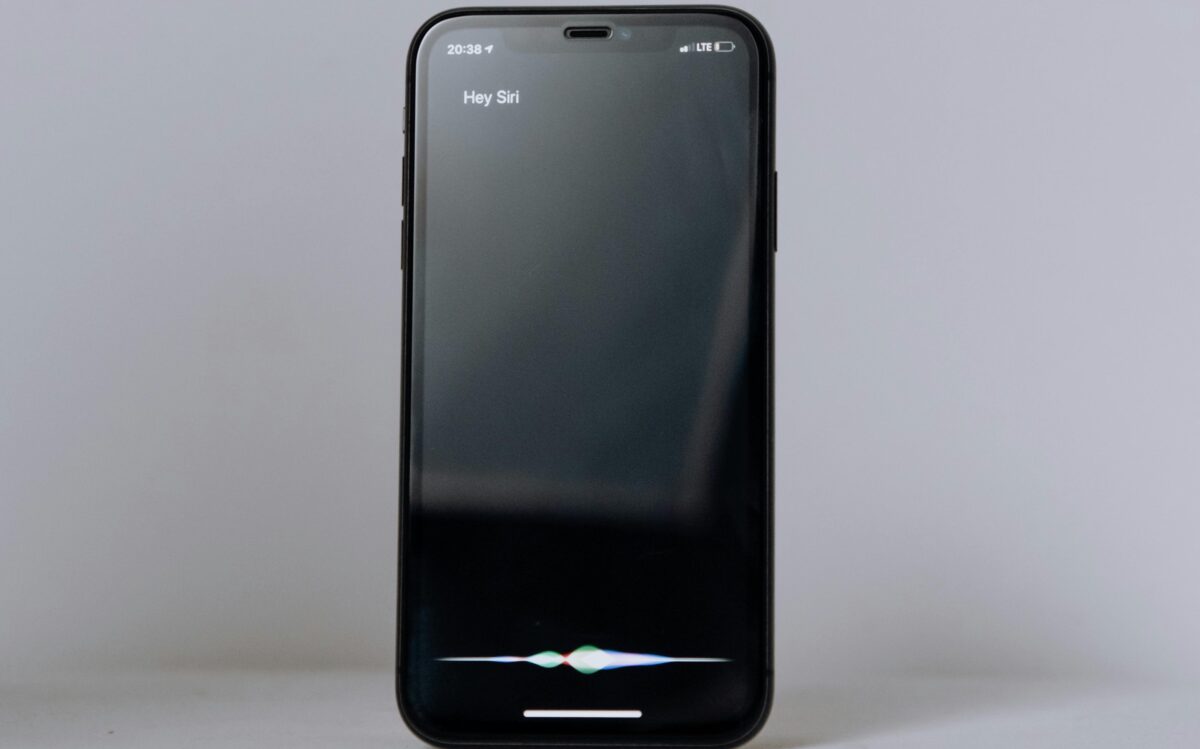 Apple pracuje nad nową wersją Siri. Ma sterować aplikacjami wyłącznie za pomocą głosu
